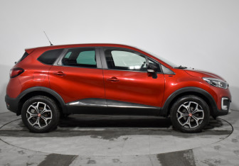 Подержанный автомобиль Renault Kaptur 2018 года (4 фото)