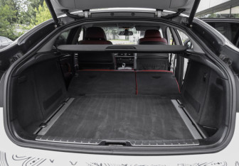Подержанный автомобиль BMW X6 2013 года (35 фото)