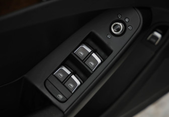 Подержанный автомобиль Audi A4 Sedan 2015 года (23 фото)