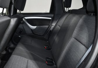 Подержанный автомобиль Renault Duster 2014 года (12 фото)