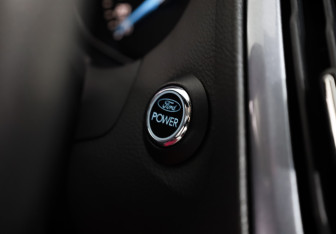 Подержанный автомобиль Ford Focus Hatchback 2012 года (12 фото)