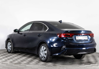 Подержанный автомобиль Kia Cerato Sedan 2021 года (7 фото)