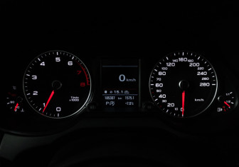 Подержанный автомобиль Audi Q5 2013 года (12 фото)