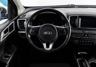 Подержанный автомобиль Kia Sportage 2017 года (11 фото)