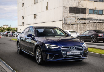Подержанный автомобиль Audi A4 Sedan 2018 года (5 фото)