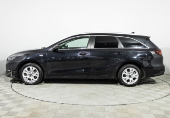 Подержанный автомобиль Kia Ceed Wagon 2022 года (8 фото)