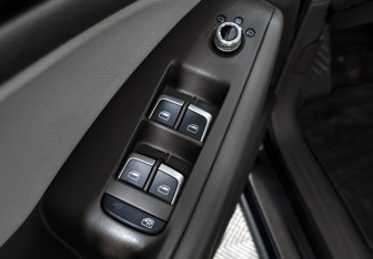 Подержанный автомобиль Audi Q5 2013 года (10 фото)