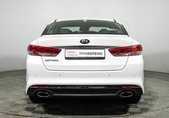 Подержанный автомобиль Kia Optima Sedan 2018 года (6 фото)