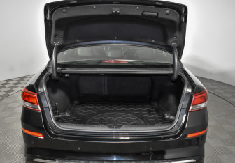 Подержанный автомобиль Kia Optima Sedan 2018 года (22 фото)