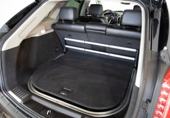 Подержанный автомобиль Cadillac SRX 2013 года (31 фото)