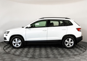 Подержанный автомобиль Skoda Karoq 2020 года (8 фото)