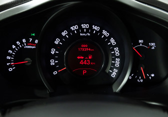 Подержанный автомобиль Kia Sportage 2013 года (12 фото)