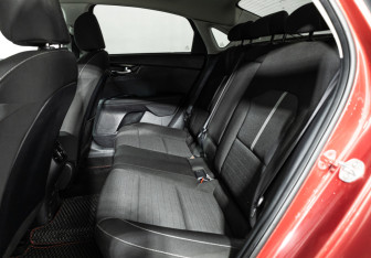 Подержанный автомобиль Kia Cerato Sedan 2019 года (10 фото)