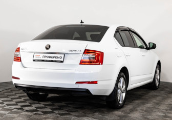 Подержанный автомобиль Skoda Octavia Liftback 2016 года (5 фото)