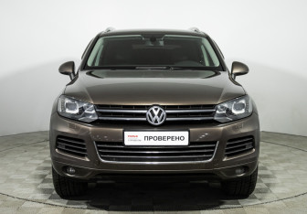 Подержанный автомобиль Volkswagen Touareg 2012 года (2 фото)