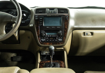 Подержанный автомобиль Acura MDX 2001 года (14 фото)
