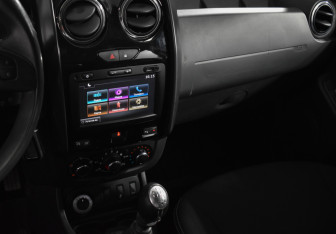 Подержанный автомобиль Renault Duster 2017 года (19 фото)