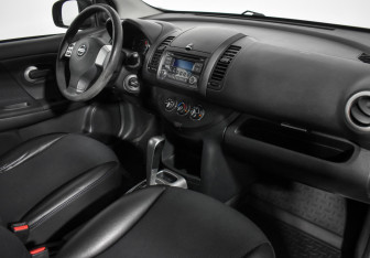 Подержанный автомобиль Nissan Note 2012 года (12 фото)
