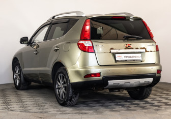Подержанный автомобиль Geely Emgrand X7 2016 года (7 фото)