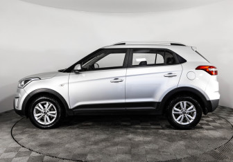 Подержанный автомобиль Hyundai Creta 2019 года (8 фото)