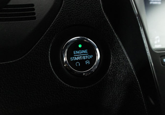 Подержанный автомобиль Ford Explorer 2019 года (18 фото)