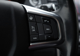 Подержанный автомобиль Land Rover Discovery Sport 2017 года (11 фото)