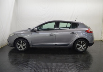 Подержанный автомобиль Renault Megane Hatchback 2009 года (8 фото)