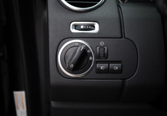 Подержанный автомобиль Land Rover Discovery 2012 года (29 фото)