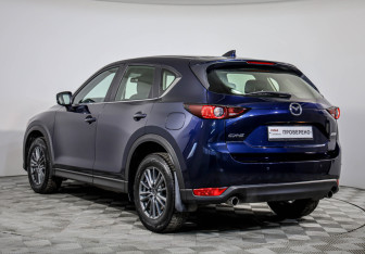 Подержанный автомобиль Mazda CX-5 2017 года (7 фото)