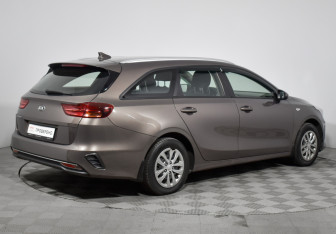 Подержанный автомобиль Kia Ceed Wagon 2019 года (5 фото)