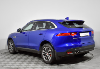 Подержанный автомобиль Jaguar F-Pace 2018 года (7 фото)