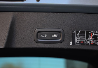 Подержанный автомобиль Volvo XC40 2021 года (22 фото)