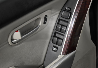 Подержанный автомобиль Mazda CX-9 2008 года (10 фото)