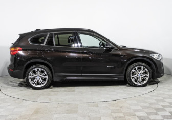 Подержанный автомобиль BMW X1 2016 года (4 фото)