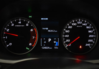 Подержанный автомобиль Mitsubishi Eclipse Cross 2019 года (24 фото)