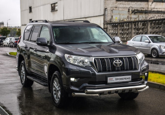 Подержанный автомобиль Toyota Land Cruiser Prado 2019 года (5 фото)