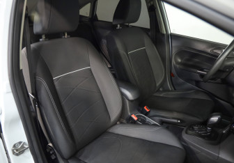 Подержанный автомобиль Ford Fiesta Sedan 2015 года (21 фото)