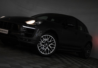 Подержанный автомобиль Porsche Macan 2017 года (31 фото)