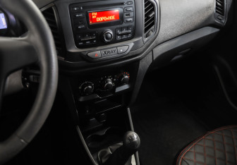 Подержанный автомобиль LADA (ВАЗ) XRAY 2017 года (16 фото)