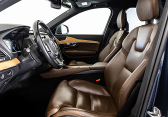 Подержанный автомобиль Volvo XC90 2021 года (19 фото)