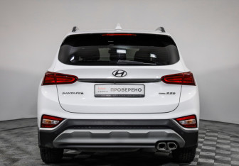 Подержанный автомобиль Hyundai Santa Fe 2019 года (6 фото)