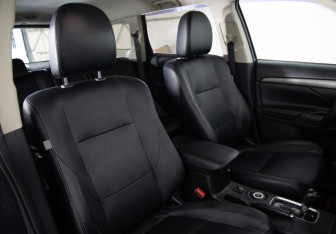 Подержанный автомобиль Mitsubishi Outlander 2013 года (11 фото)
