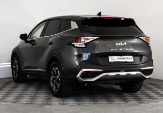 Подержанный автомобиль Kia Sportage 2022 года (8 фото)