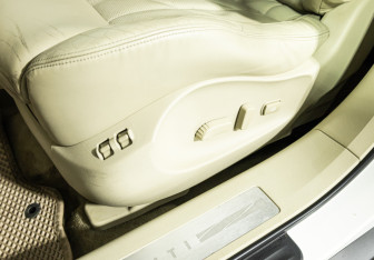 Подержанный автомобиль Infiniti FX 2010 года (16 фото)