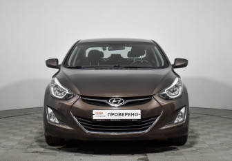 Подержанный автомобиль Hyundai Elantra Sedan 2015 года (2 фото)