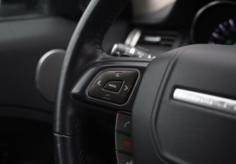 Подержанный автомобиль Land Rover Range Rover Evoque 2015 года (18 фото)