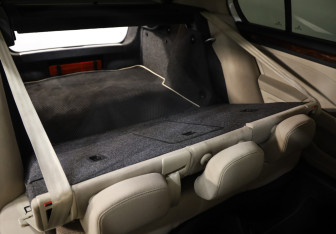 Подержанный автомобиль Skoda Superb Liftback 2012 года (23 фото)