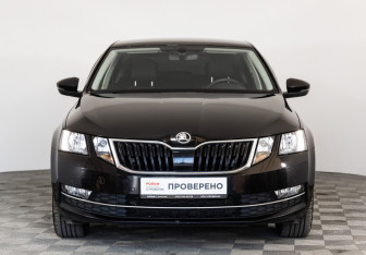 Подержанный автомобиль Skoda Octavia Liftback 2019 года (2 фото)