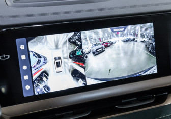 Подержанный автомобиль Geely Monjaro 2023 года (33 фото)
