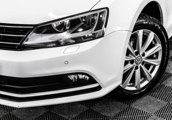 Подержанный автомобиль Volkswagen Jetta Sedan 2016 года (3 фото)